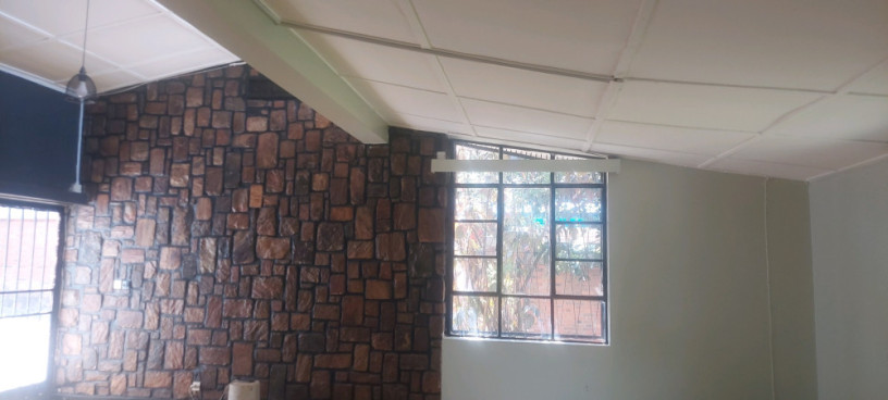 semi-furnished-bungalow-available-for-rent-at-kiyovu-big-4