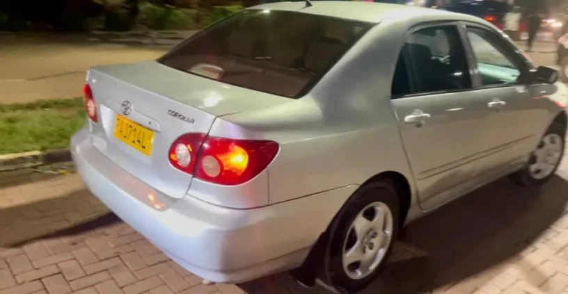 toyota-corolla-ce-big-0