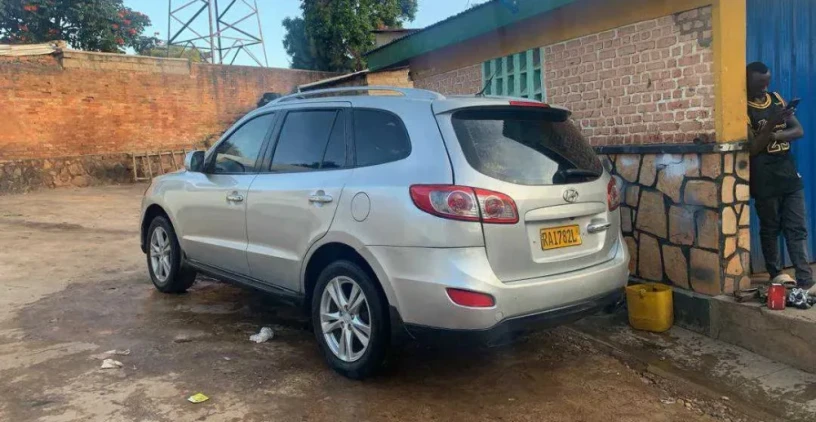 hyundai-santa-fe-automatic-diesel-2009-for-sale-big-0
