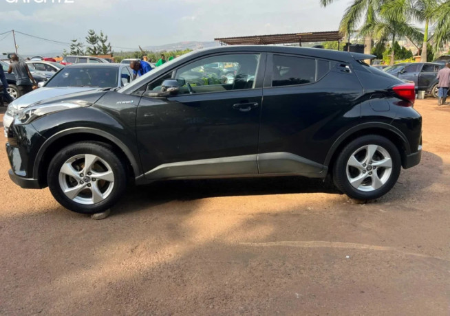 toyota-chr-hybrid-for-sale-big-0