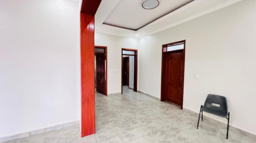 unfurnished-4bedrooms-3bathrooms-house-for-rent-in-kimironko-on-tarmac-road-big-6