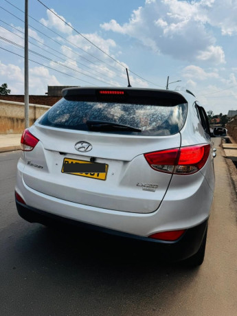 bere-366-cm-hyundai-tucson-in-good-condition-is-available-for-sale-big-3