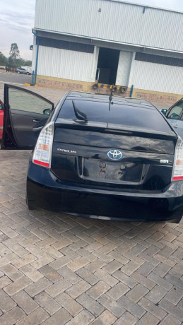 toyota-prius-big-2