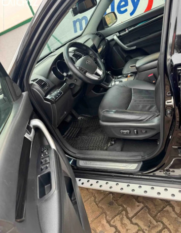 kia-sorento-2012-for-sale-on-promotion-big-3