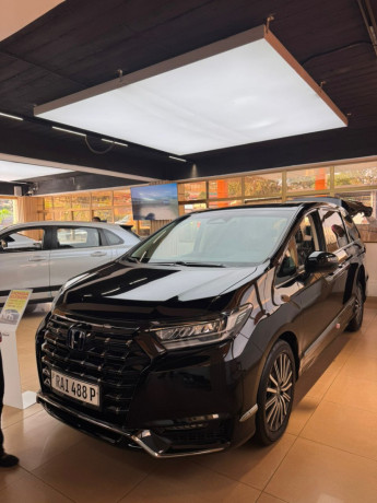 2024-new-honda-elyson-hybrid-available-in-kigali-big-8