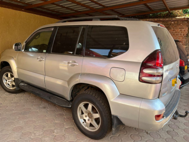 toyota-land-cruiser-big-1