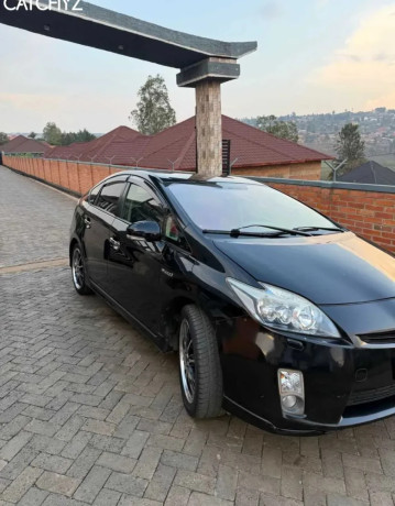 toyota-prius-big-0