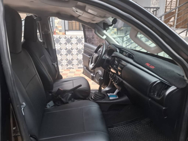 toyota-hilux-big-3