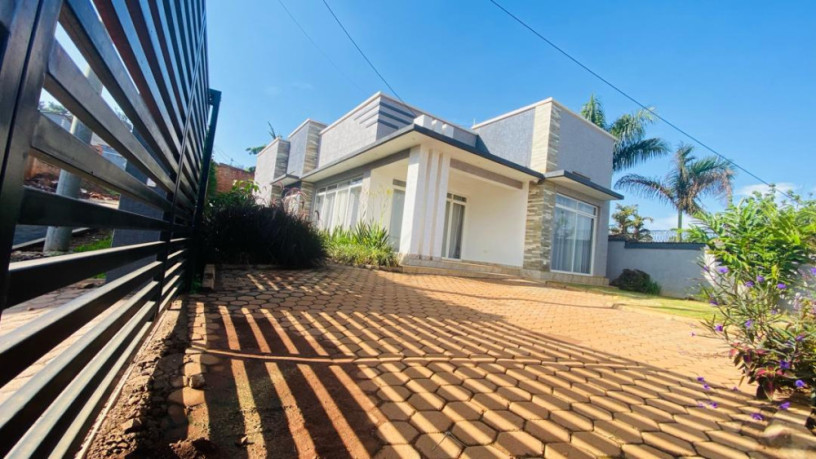 house-for-rent-in-masaka-opposite-ircad-big-0