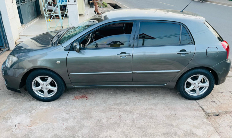 toyota-corolla-hatchback-2005-big-5