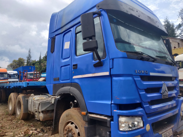 howo-truck-with-trailer-2013-for-sale-big-2