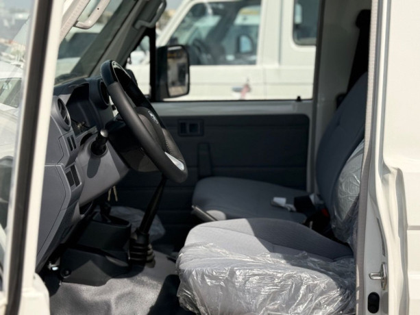 used-toyota-land-cruiser-70-toyota-land-cruiser-lc-big-2