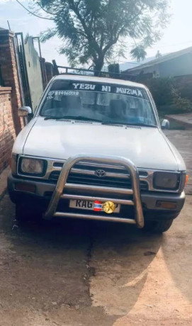 toyota-hilux-big-2