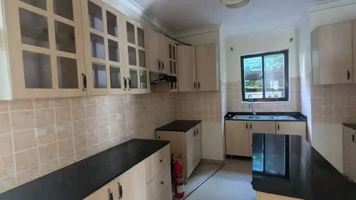 nyarutarama-furnished-house-for-rent-3-bedrooms-3-bathrooms-1500-callwatsp-3-bedrooms-wardrobes-3bathrooms-big-4