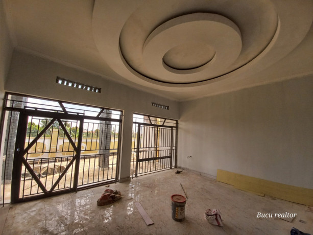 house-for-sale-in-busanza-big-3