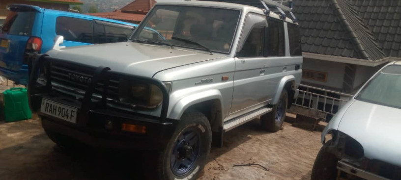 toyota-land-cruiser-big-3