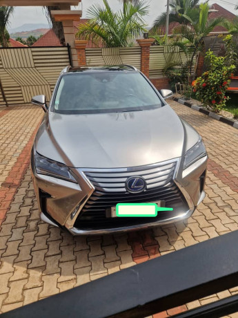 lexus-hybrid-big-1