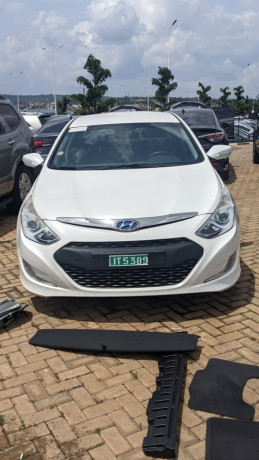 bs-20-very-clean-hyundai-sonata-2013-for-sale-big-4