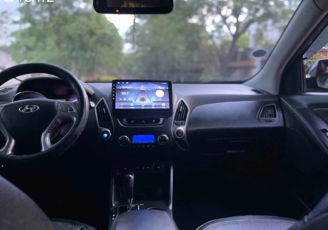 hyundai-tucson-2012-for-sale-big-3