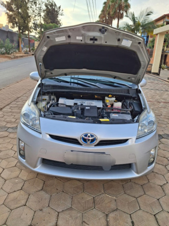 toyota-prius-big-4