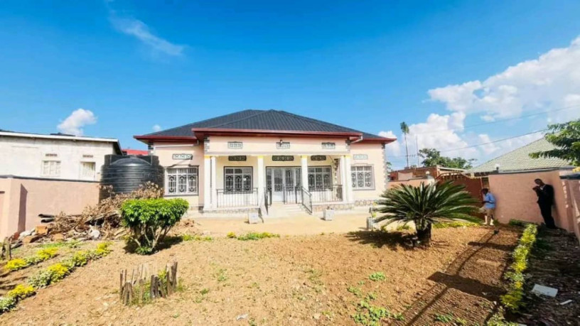 unfurnished-house-for-rent-in-kimironko-good-neighborhood-4-bedrooms-3-bathroom-big-0