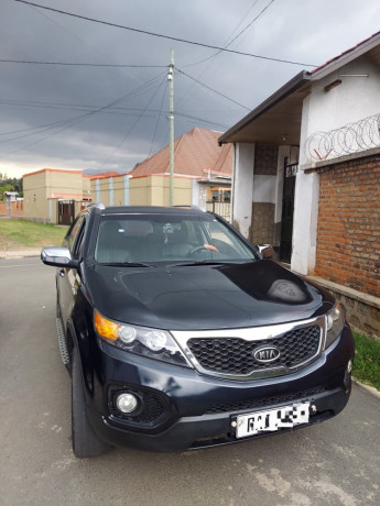 kia-sorento-in-good-condition-big-3