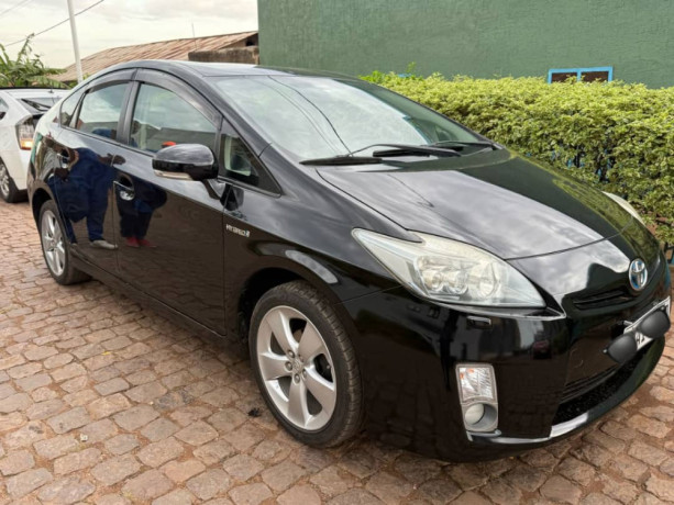toyota-prius-big-2