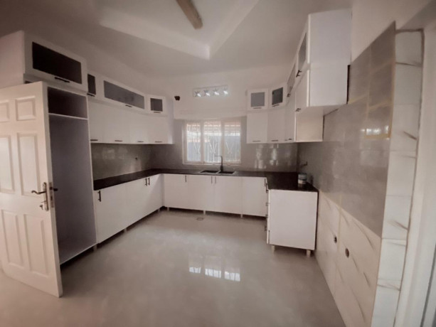 kiyovu-very-nice-unfurnished-house-for-rent-with-swimming-pool-in-kigali-rwanda-big-10