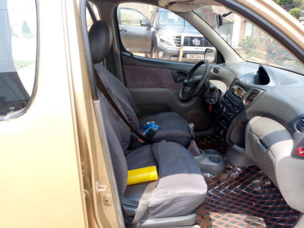 toyota-yaris-big-1