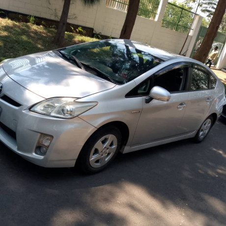 toyota-prius-big-3