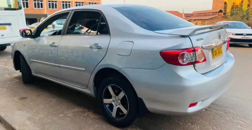 toyota-corolla-big-0