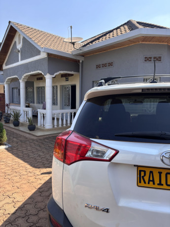 rav4-2013-limited-awd-big-0