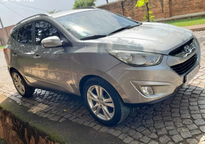 hyundai-tucson-automatic-diesel-2012-for-sale-big-0