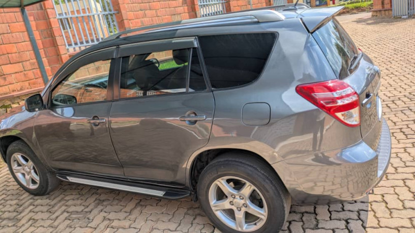toyota-rav4-big-0