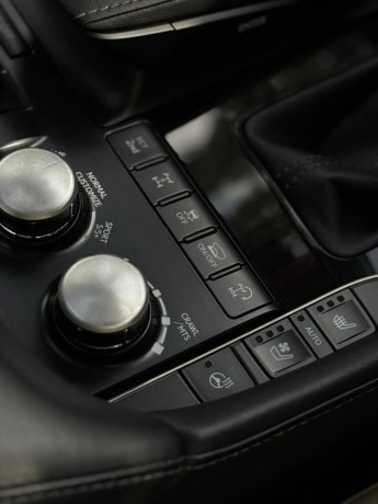 2017-2021-lexus-lx570-v8-big-1