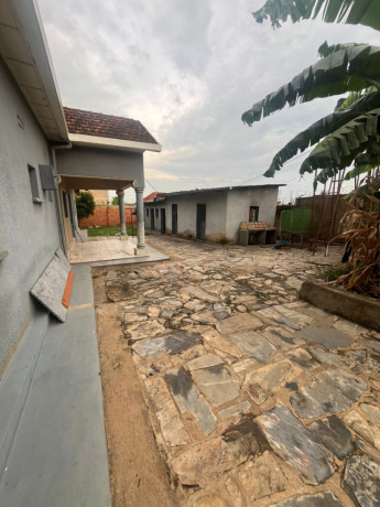 kigali-old-house-for-sale-in-niboyi-big-3