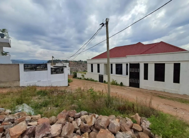 kagugu-plot-for-sale-big-0