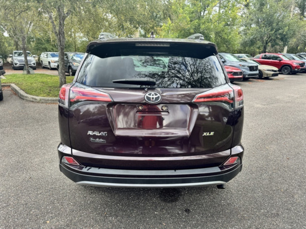 2018-toyota-rav4-xle-big-3
