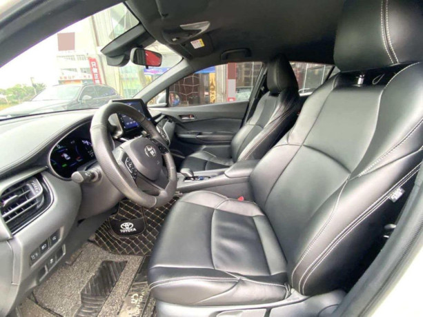 toyota-chr-big-0