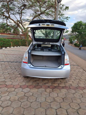 toyota-prius-big-1