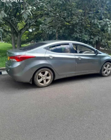 hyundai-elantra-big-2