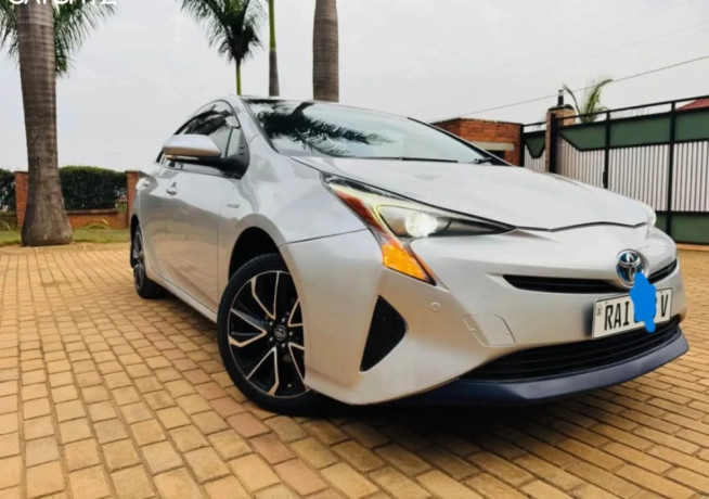 toyota-prius-hybrid-automatic-for-sale-big-1