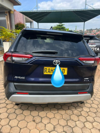 toyota-rav4-big-2