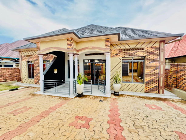 kigali-rwanda-house-for-sale-in-kanombe-busanza-big-0