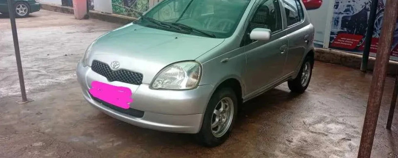 toyota-yaris-big-0