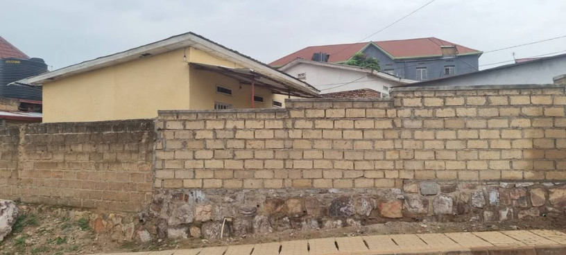 plot-for-sale-with-old-house-kimironko-nyagatovu-big-3