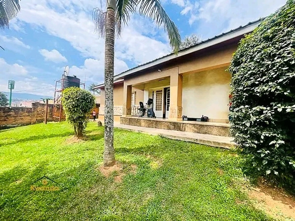 kigali-unfurnished-bungalow-available-for-rent-in-kimihurura-big-1