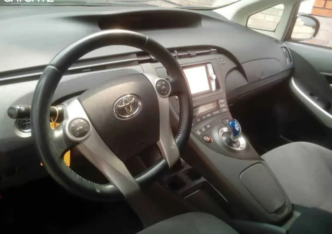toyota-prius-automatic-hybrid-2011-for-sale-big-3