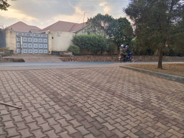 40-kimironko-very-big-plot-with-house-for-sale-call-or-whatsapp-big-7