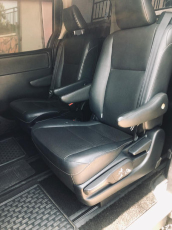 toyota-noah-big-2